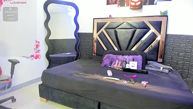 Queen Jen online show from 06-03-26, 08:03