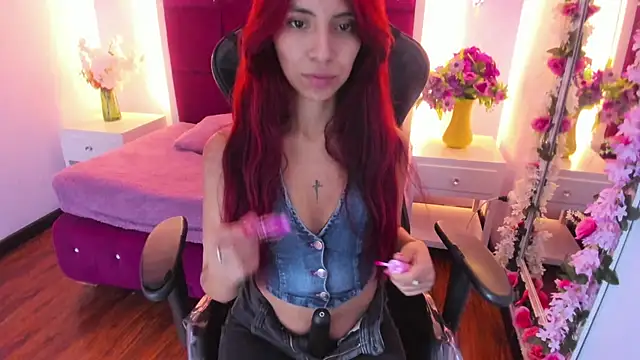 NinaaXXX  online show from 07-11-26, 05:59