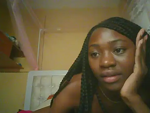 Preetygirlyz online show from 06-05-26, 11:49
