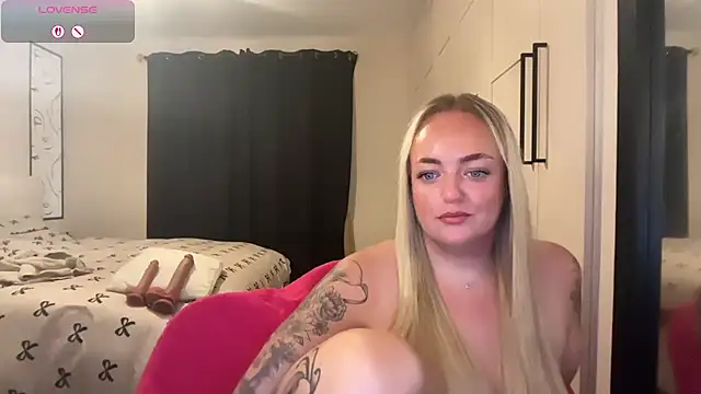 CurvyWetWife online show from 06-27-26, 07:46