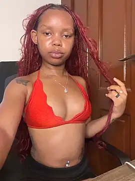 Snapshot of sexyie_caramel chatting on 06-02-26, 06:54 sexyie caramel online show from 06-02-26, 06:54
