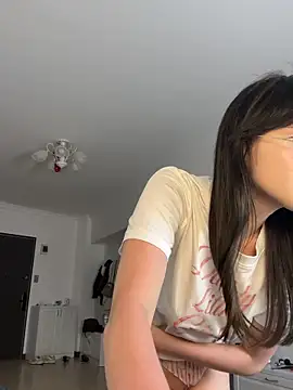 Snapshot of Lina_cuteee chatting on 05-21-26, 05:31 Lina cuteee online show from 05-21-26, 05:31
