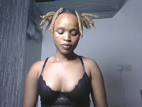 Snapshot of Tempting_Ebony chatting on 06-20-26, 01:41 Tempting Ebony online show from 06-20-26, 01:41