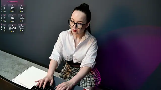 TishaSilverr online show from 05-19-26, 08:09