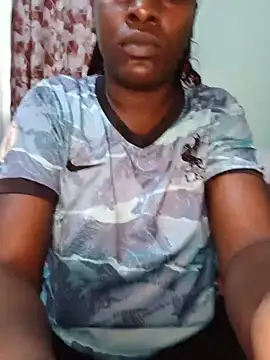 Snapshot of thickiana4 chatting on 06-30-26, 01:56 thickiana4 online show from 06-30-26, 01:56