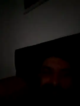 Snapshot of vahy43 chatting on 05-24-26, 11:21 vahy43 online show from 05-24-26, 11:21