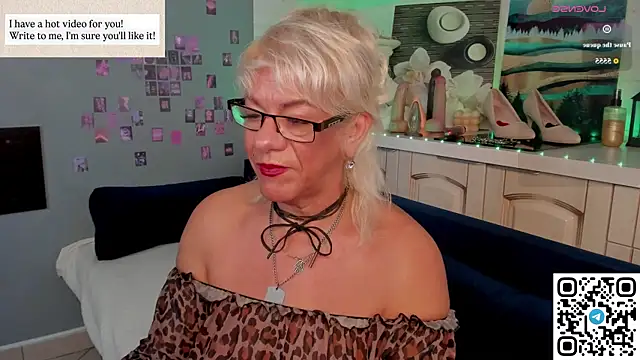 Snapshot of Anna_Coolidge chatting on 06-28-26, 01:11 Anna Coolidge online show from 06-28-26, 01:11