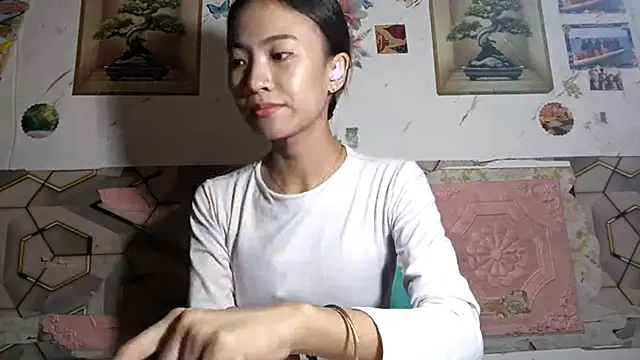Snapshot of DeeannGunby chatting on 05-28-26, 04:48 DeeannGunby online show from 05-28-26, 04:48