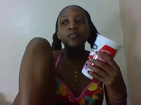 Snapshot of vinsishly chatting on 06-18-26, 04:44 vinsishly online show from 06-18-26, 04:44