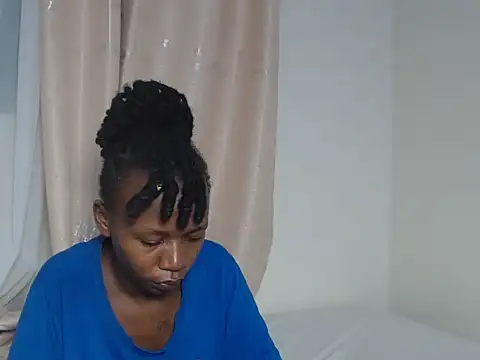 Snapshot of VexxieXO chatting on 06-12-26, 01:37 VexxieXO online show from 06-12-26, 01:37