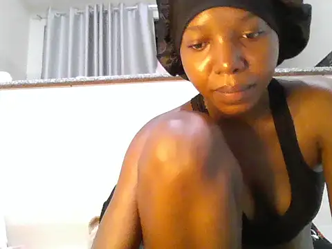 Snapshot of daddy_queen2 chatting on 05-28-26, 04:15 daddy queen2 online show from 05-28-26, 04:15