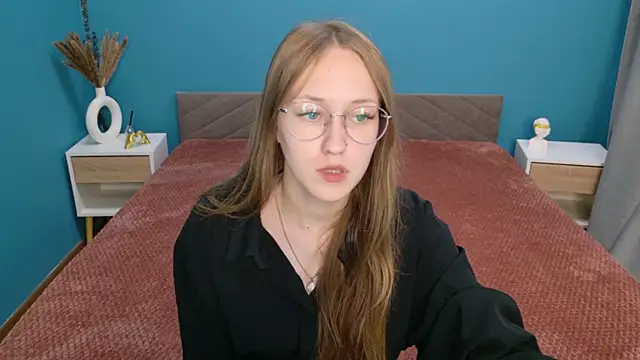 Snapshot of Calista_Everleig chatting on 06-09-26, 10:38 Calista Everleig online show from 06-09-26, 10:38