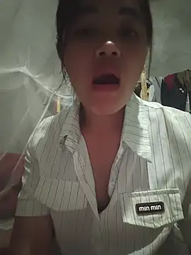 Snapshot of Emma-sin chatting on 06-19-26, 01:15 Emma-sin online show from 06-19-26, 01:15