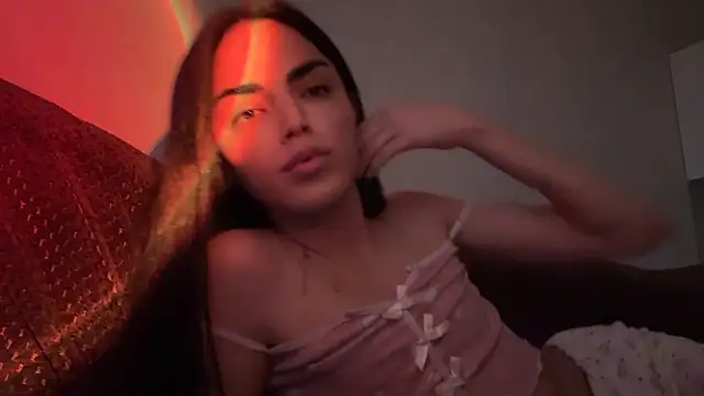 Snapshot of MarlyJess chatting on 05-31-26, 04:47 MarlyJess online show from 05-31-26, 04:47