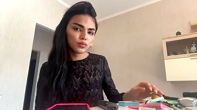 Snapshot of MarlyJess chatting on 06-23-26, 01:20 MarlyJess online show from 06-23-26, 01:20