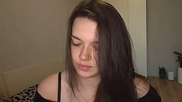 Snapshot of Vicki_queen chatting on 06-25-26, 05:07 Vicki queen online show from 06-25-26, 05:07