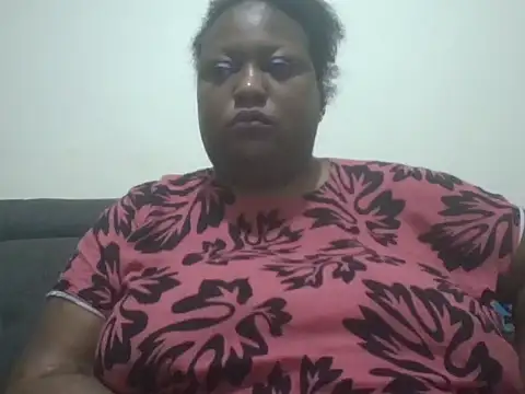 Snapshot of fat_ebonyqueen chatting on 07-05-26, 06:26 fat ebonyqueen online show from 07-05-26, 06:26