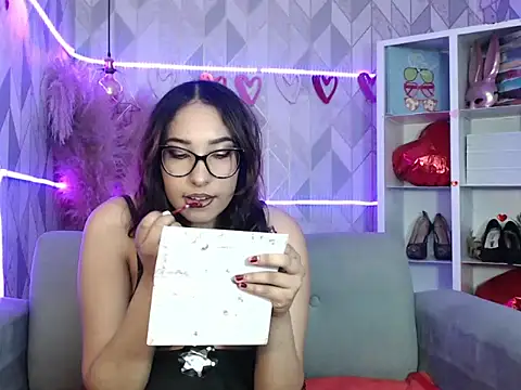 AndreaLoveeX online show from 06-06-26, 04:55