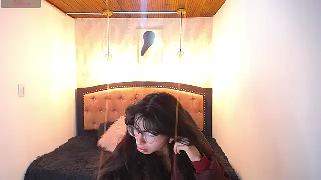 Snapshot of Allyshon_ chatting on 06-17-26, 07:59 Allyshon online show from 06-17-26, 07:59