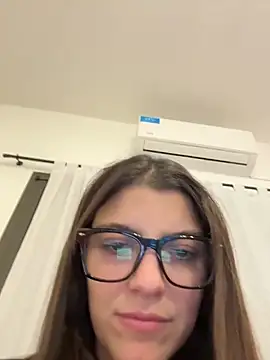 lilylovelesss online show from 06-19-26, 02:27