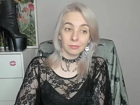 Snapshot of velvetanne chatting on 06-12-26, 06:45 velvetanne online show from 06-12-26, 06:45