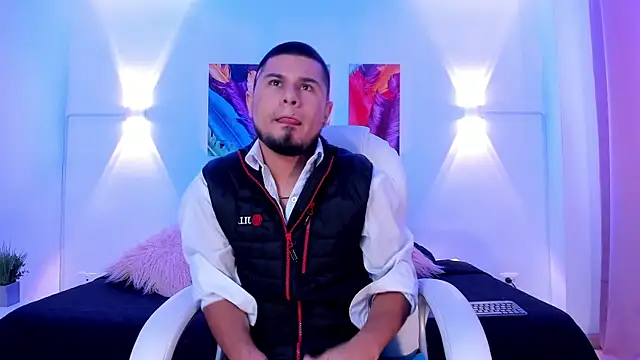 Snapshot of dominikvega chatting on 06-11-26, 06:39 dominikvega online show from 06-11-26, 06:39