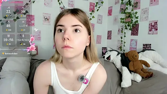 Snapshot of Honey_Lia chatting on 06-18-26, 10:09 Honey Lia online show from 06-18-26, 10:09