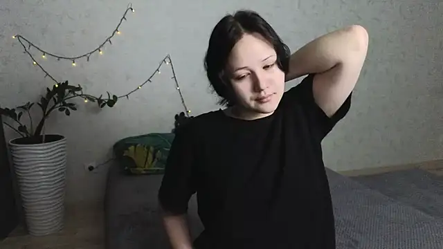 Snapshot of Tori_cute chatting on 05-25-26, 12:05 Tori cute online show from 05-25-26, 12:05