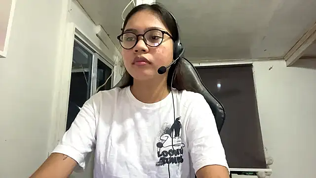 Snapshot of SalleyRoloff chatting on 06-05-26, 02:12 SalleyRoloff online show from 06-05-26, 02:12
