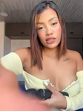 Snapshot of lana__ray chatting on 05-20-26, 07:42 lana ray online show from 05-20-26, 07:42