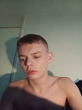 Snapshot of ricowillmakeuwet chatting on 05-20-26, 04:51 ricowillmakeuwet online show from 05-20-26, 04:51