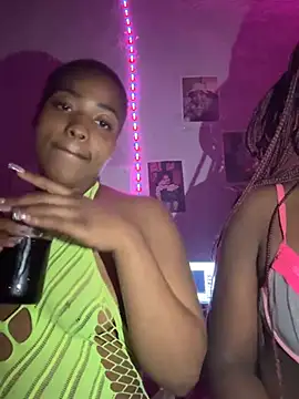 pinkybabrie200 online show from 05-22-26, 06:02