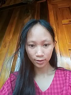 Snapshot of hellenmay11 chatting on 06-11-26, 02:53 hellenmay11 online show from 06-11-26, 02:53