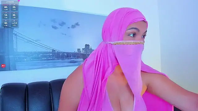 Snapshot of Amira_002 chatting on 05-19-26, 03:07 Amira 002 online show from 05-19-26, 03:07