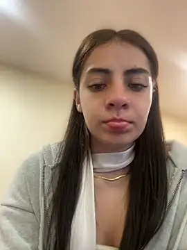 Hanna Cruz  online show from 06-08-26, 02:28