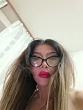 Snapshot of JessicaNichols_ chatting on 06-27-26, 11:37 JessicaNichols online show from 06-27-26, 11:37