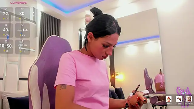 Snapshot of Maia_Clark520 chatting on 06-17-26, 06:20 Maia Clark520 online show from 06-17-26, 06:20