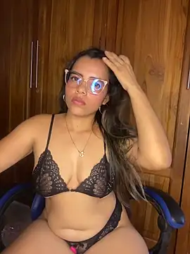 Estrella em online show from 05-21-26, 09:00