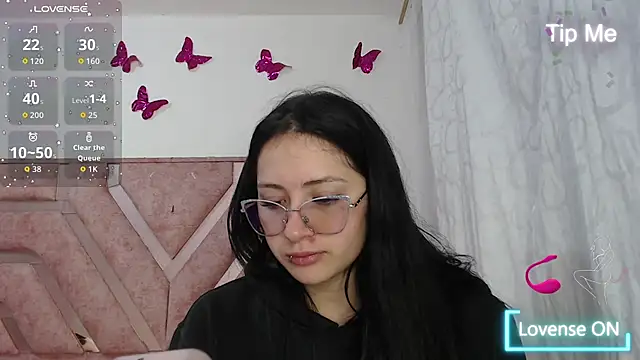 Snapshot of Angel-Hott_ chatting on 06-25-26, 02:22 Angel-Hott online show from 06-25-26, 02:22
