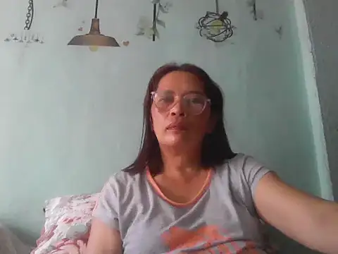 momshe2026 online show from 06-13-26, 07:50