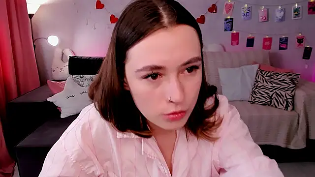 Snapshot of polly_pop_ chatting on 06-17-26, 09:12 polly pop online show from 06-17-26, 09:12