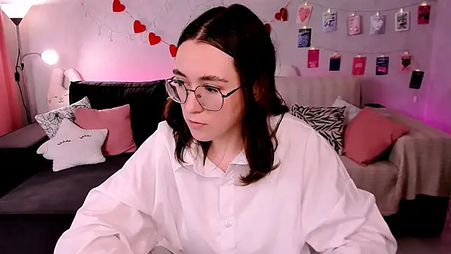 Snapshot of polly_pop_ chatting on 07-15-26, 09:25 polly pop online show from 07-15-26, 09:25