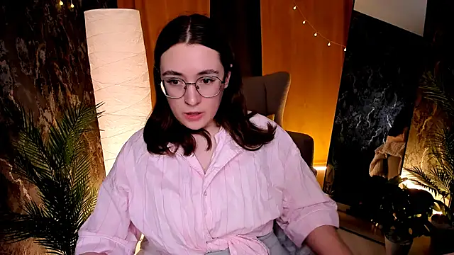 Snapshot of polly_pop_ chatting on 07-18-26, 09:57 polly pop online show from 07-18-26, 09:57