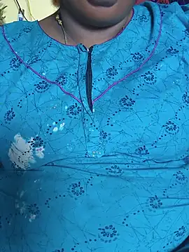 Snapshot of geetha431 chatting on 06-08-26, 07:31 geetha431 online show from 06-08-26, 07:31