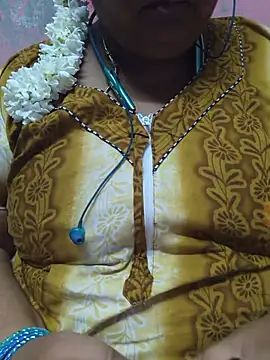 Snapshot of geetha431 chatting on 06-09-26, 06:30 geetha431 online show from 06-09-26, 06:30