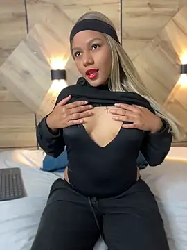 MiaBlonde1 online show from 06-05-26, 11:05