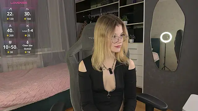 KamiiRize online show from 06-19-26, 08:18