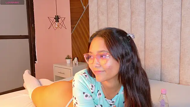 Snapshot of Dulce_Holy chatting on 06-05-26, 06:52 Dulce Holy online show from 06-05-26, 06:52