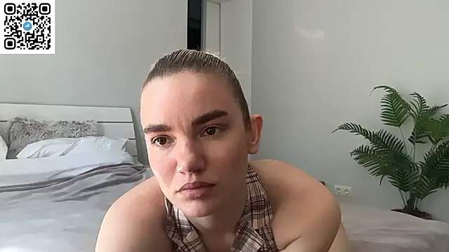 KiraAngella online show from 07-18-26, 01:04