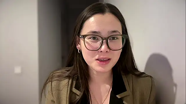 Snapshot of AmeliaAurelia chatting on 05-21-26, 03:30 AmeliaAurelia online show from 05-21-26, 03:30